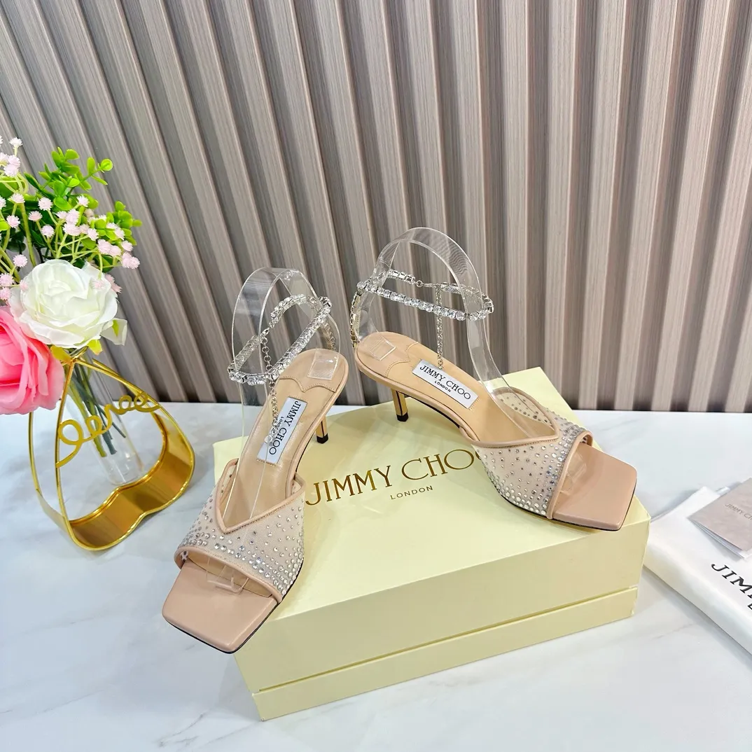 👟👟Ex-factory price 660👟👟 JIMMY CHOO (Jimmy CHOO) 💝💝💝 is a very comprehensive noble fashion lifestyle brand, with a series of women's high-heeled, medium-heeled, flat-heeled sandals with the same strap from major fashion bloggers and celebrities in Hong Kong and the United States.  The Australian pointed toe, round toe and square toe series are simply beautiful. Fall in love with elegance and playful sense of the future. Just by looking at them, you want to own them immediately, but you can really think about a pair of exquisite high heels~~~~~~~~~~~~~~~~~ 💝This series is specially designed for extraordinary and indifferent ladies, thus creating a unique overall effect, Jimmy Choo Design products that inspire women to move forward and show their charm💝💝💝 1⃣️Material: Imported genuine mesh hot diamond 2⃣️Inner: Imported Italian lambskin, super soft and delicate 3⃣️Outsole: Imported Italian original original color genuine leather outsole Heel height 6.5cm (10.0/8.5cm can be made) 4⃣️Code number: 35-39 (34.40.41.42 customized)